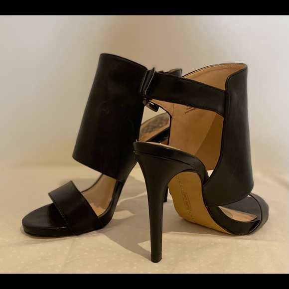 Brand new. Never worn. Vince Camuto black leather heels. - Picture 5 of 6